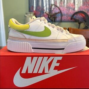 Nike Court Legacy Lift Platform Sneakers. White and Green.